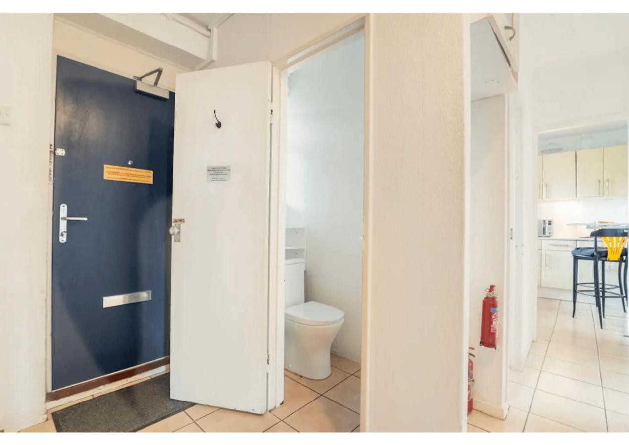 Отель Central London Flat-Share Экстерьер фото